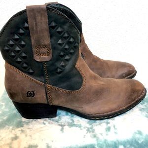 Born Studded Western Booties sz 8.5